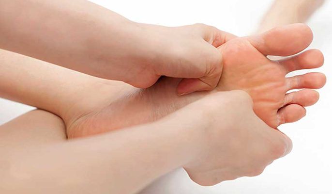 بهترین درمان ها برای مشکل بی قراری پا | سندرم پای بی قرار چیست؟